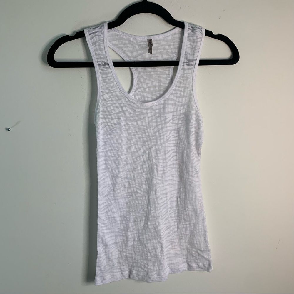 Hearts and Hips White Sheer Zebra Print Ribbed Tank Top Size Large
